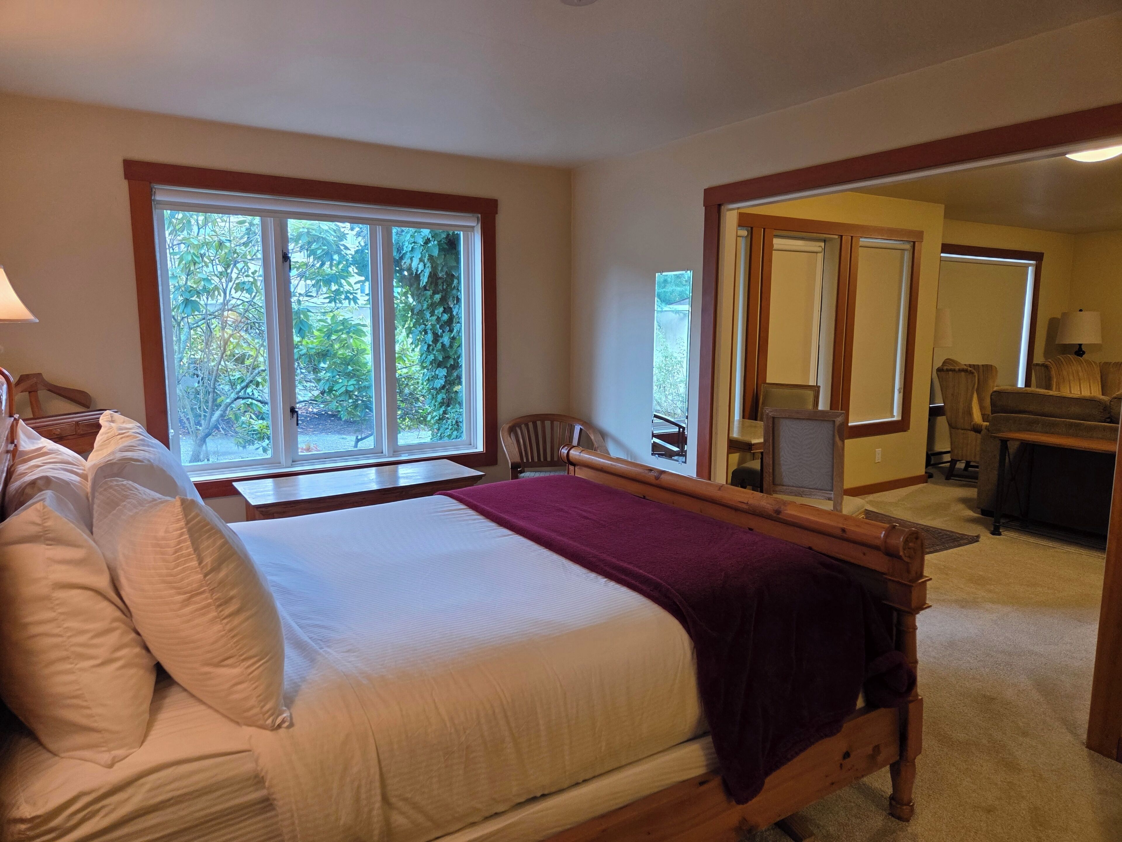 Iron/ironing board, free WiFi, bed sheets