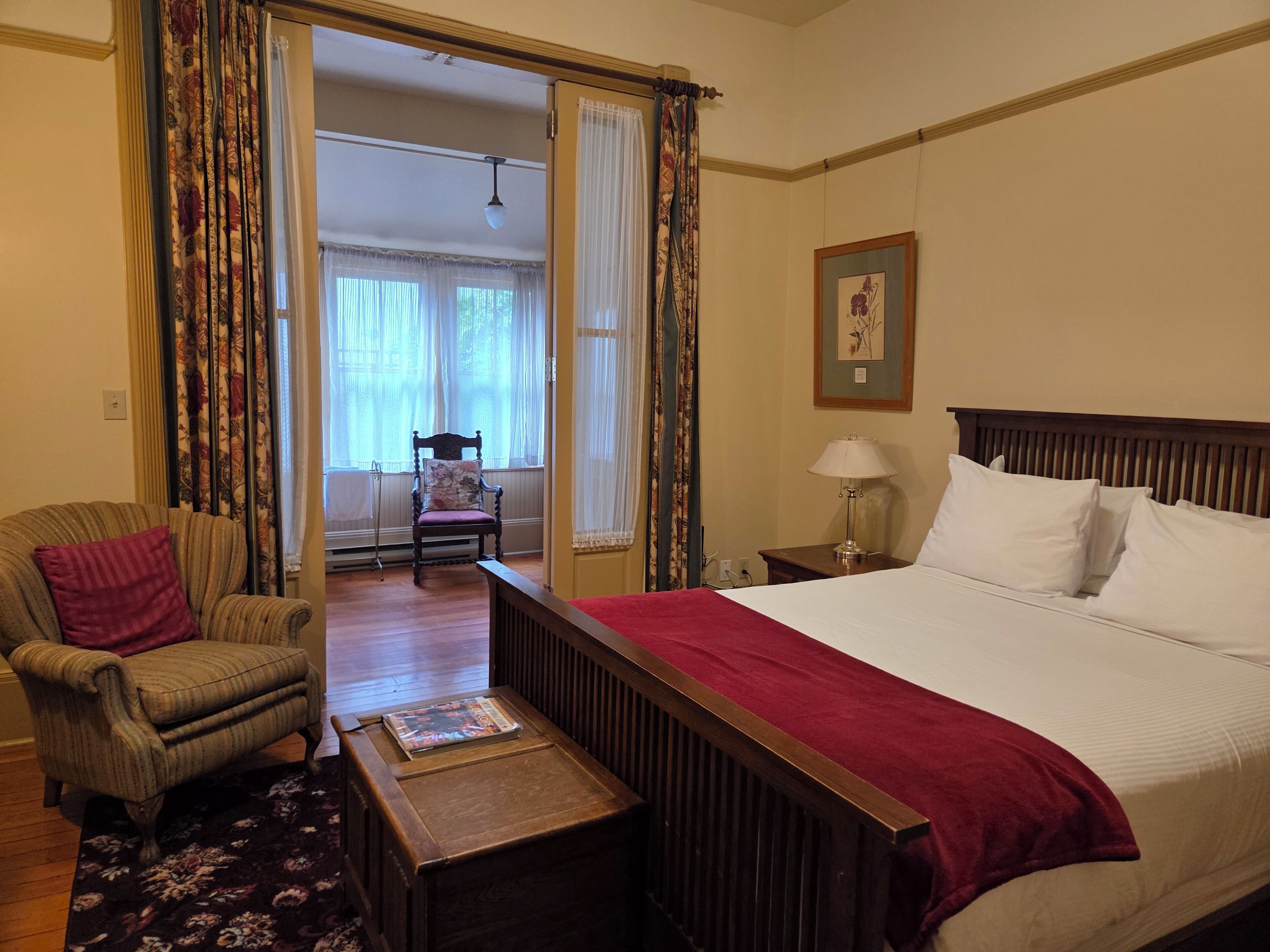 Room, 1 Queen Bed, Non Smoking (Heritage House 1) No Pets | Iron/ironing board, free WiFi, bed sheets