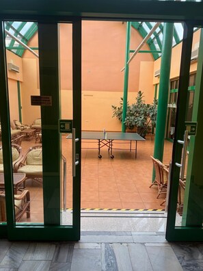Interni