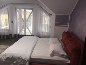 Deluxe Villa, Garden View | 1 bedroom, premium bedding, in-room safe, desk