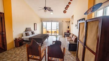 Suite Deluxe, para no fumadores, vista al océano | Ropa de cama de alta calidad, wifi gratis y ropa de cama