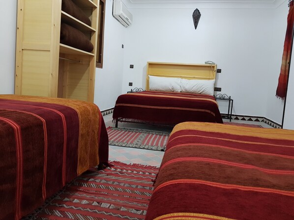 Comfort Quadruple Room, Multiple Beds, Non Smoking | In-room safe, individually furnished, blackout drapes, free WiFi - Riad Assia (Marrakech)