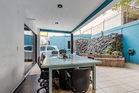 Desayuno a la carta diario (MXN 100 por persona)