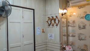 Unclassified image, 4 of 11, button - Kaewhouse-Homestay (Lop Buri)