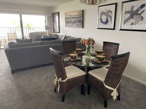 HARBOR FRONT CONDO, Punta Gorda Isles - Professionally Decorated / Roof Top Pool