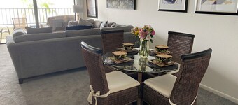 HARBOR FRONT CONDO, Punta Gorda Isles - Professionally Decorated / Roof Top Pool