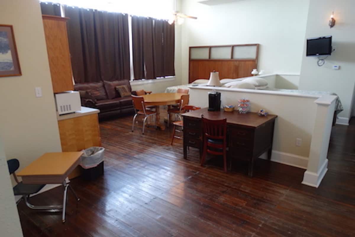 Suite Confort, varias camas, para no fumadores, vista al parque | 1 habitación, ropa de cama de alta calidad y decoración personalizada