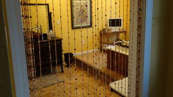 Gold Suite | 1 bedroom, premium bedding, individually decorated