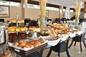 Desayuno estilo bufé