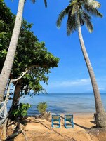Nära stranden och kajakpaddling