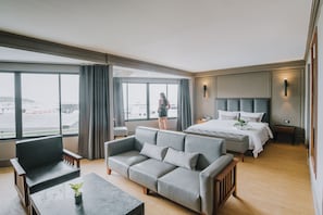 Marine Suite | City view