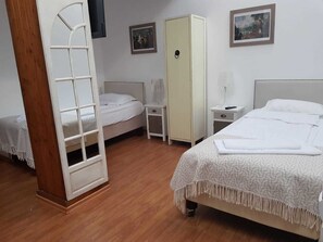 واي فاي مجانًا وملاءات أسرّة