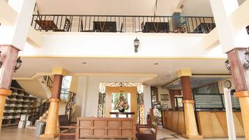 Frokost, lunsj og middag serveres