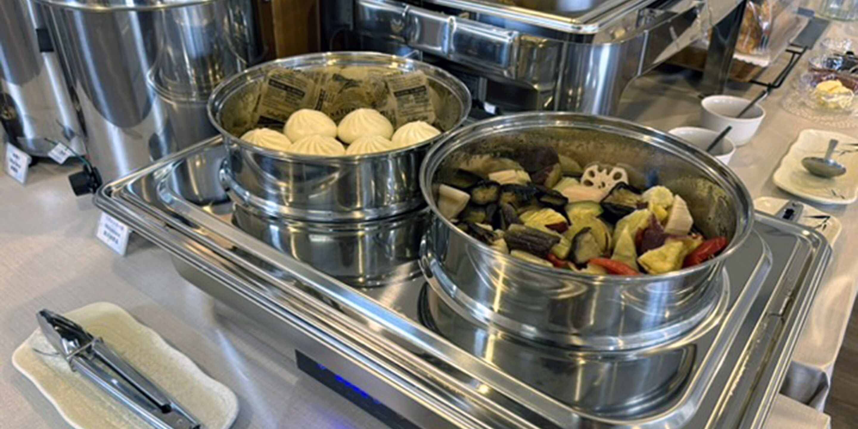 Sarapan prasmanan