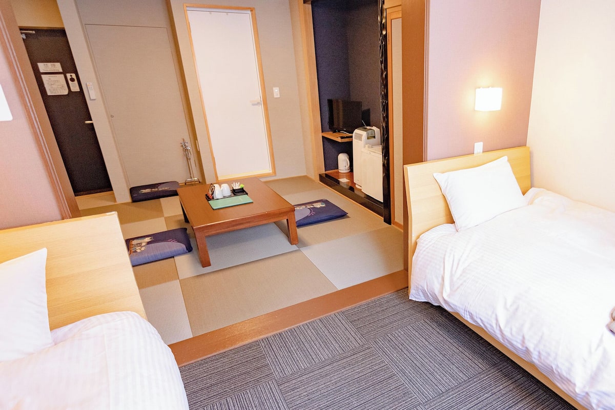Habitación Confort (Japanese Western Style) | Wifi gratis y ropa de cama