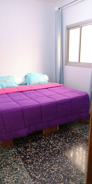 Leilighet, ikke-røyk | 2 soverom, blendingsgardiner, strykejern/-brett og wi-fi (inkludert)