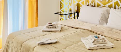 Classic Triple Room, City View (Ciambra)