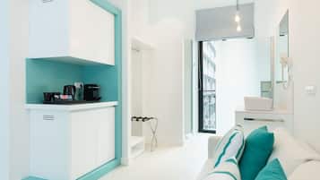 Amenidades de baño gratuitas, secadora de cabello, pantuflas, toallas