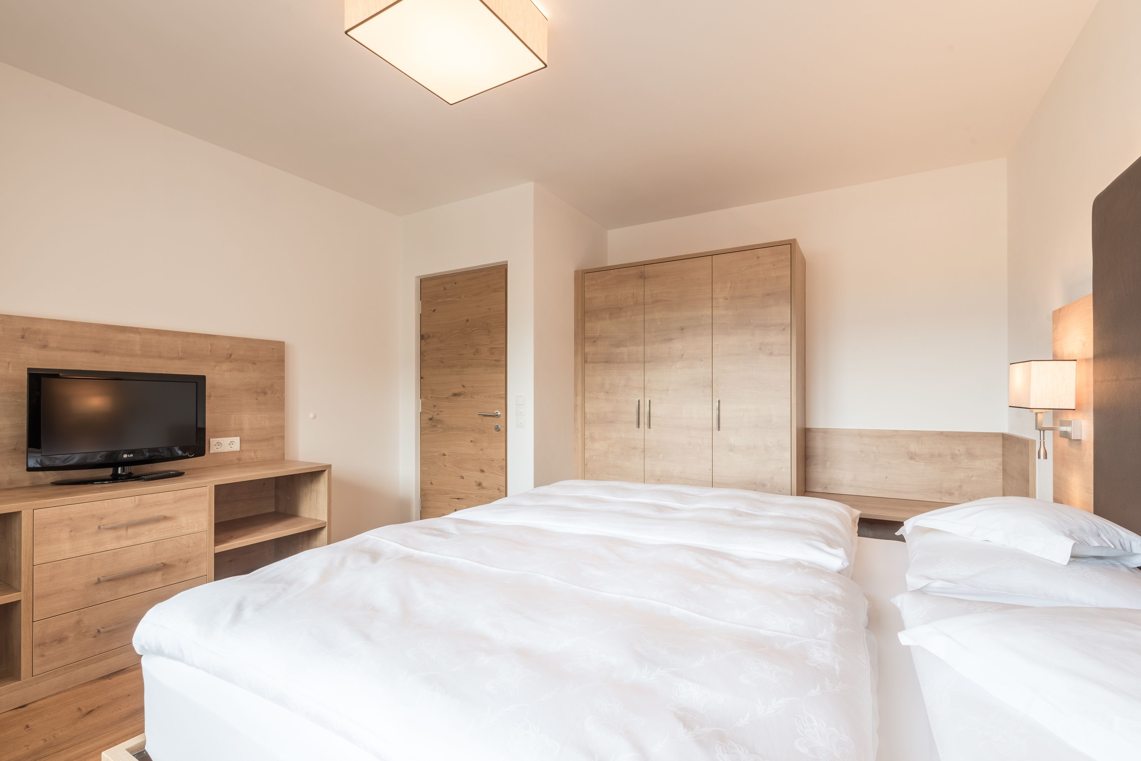 apartment, 1 bedroom | in-room safe, laptop workspace, free wifi, bed sheets