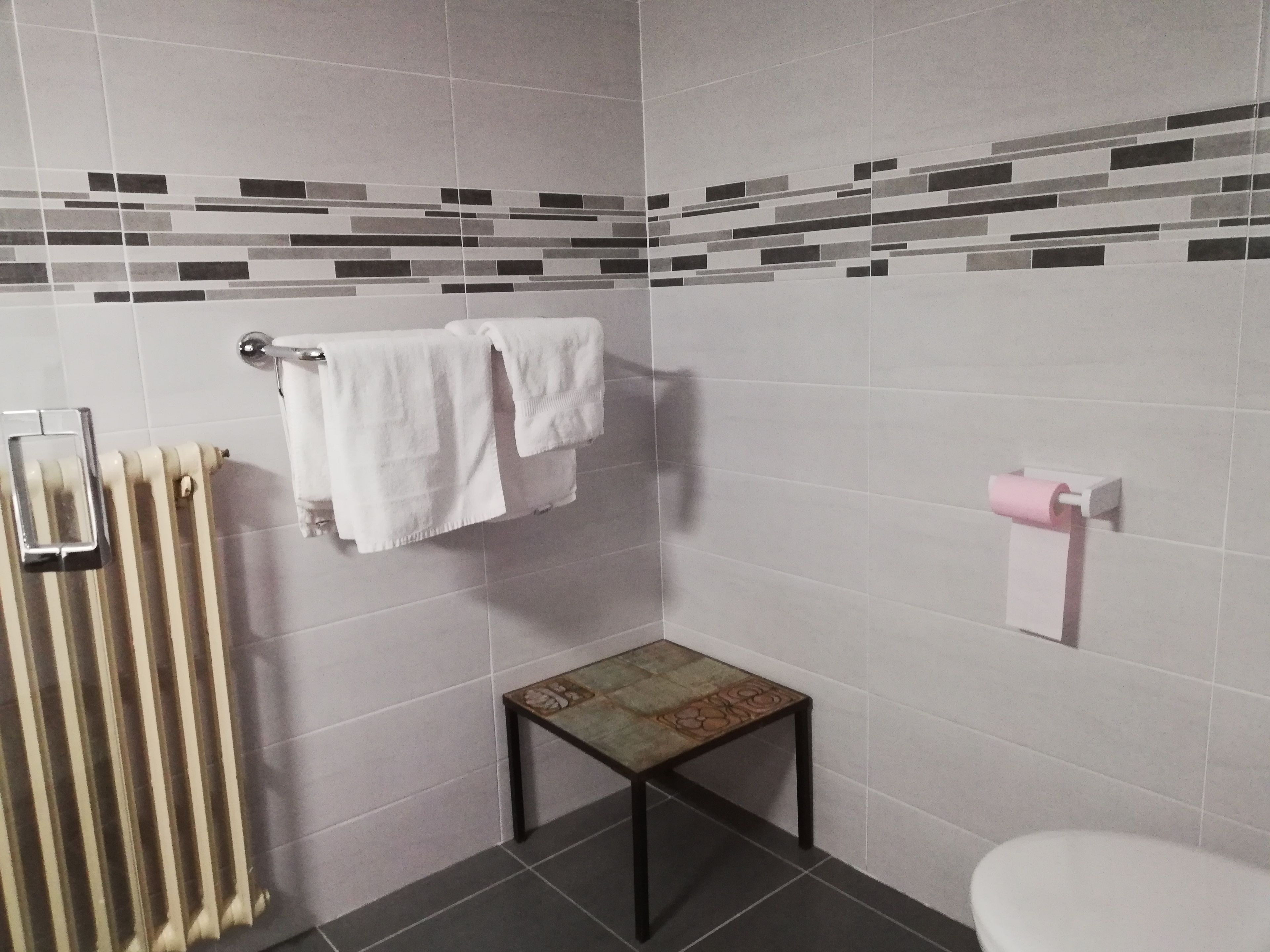 comfort double room | bathroom amenities | free toiletries, hair dryer, towels