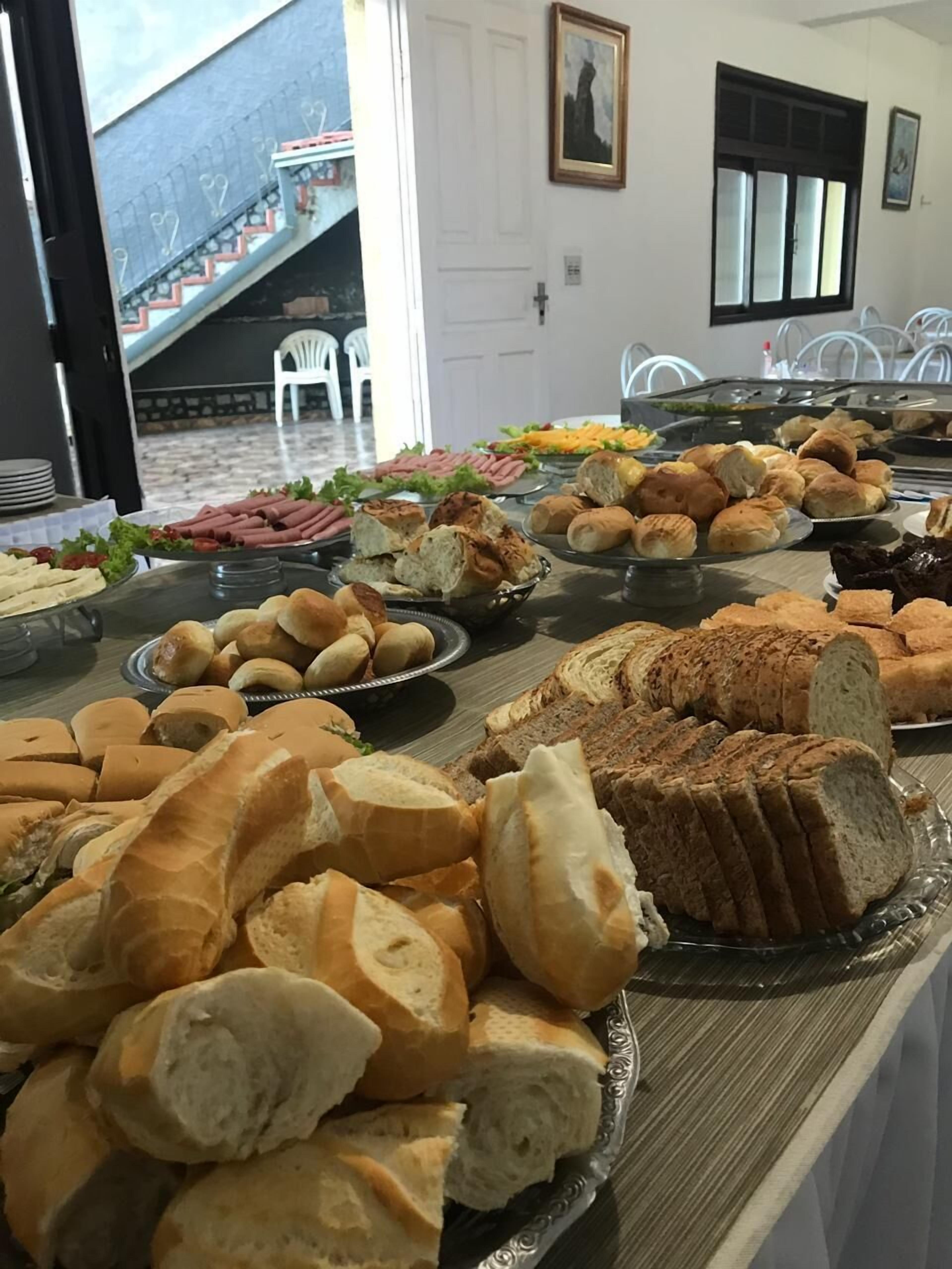 Bao gồm bữa sáng buffet hàng ngày 