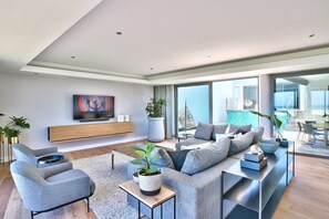 Living room - Water's Edge 24 (Cape Town)