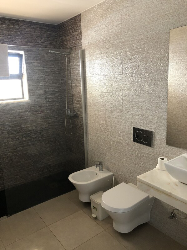 Bathroom - Quartos e Apartamentos Atalaia (Vila do Bispo)