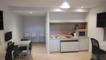 Apartment, Accessible | Private kitchen | Microwave, stovetop, electric kettle, toaster