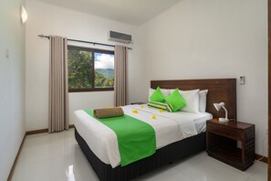 Premium bedding, blackout drapes, soundproofing, iron/ironing board - Kanasuk Selfcatering Apartments (Mahé Island)