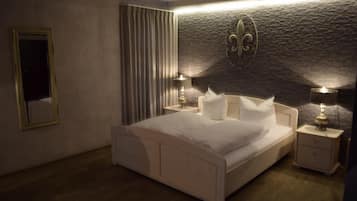 Blackout drapes, iron/ironing board, free WiFi, bed sheets