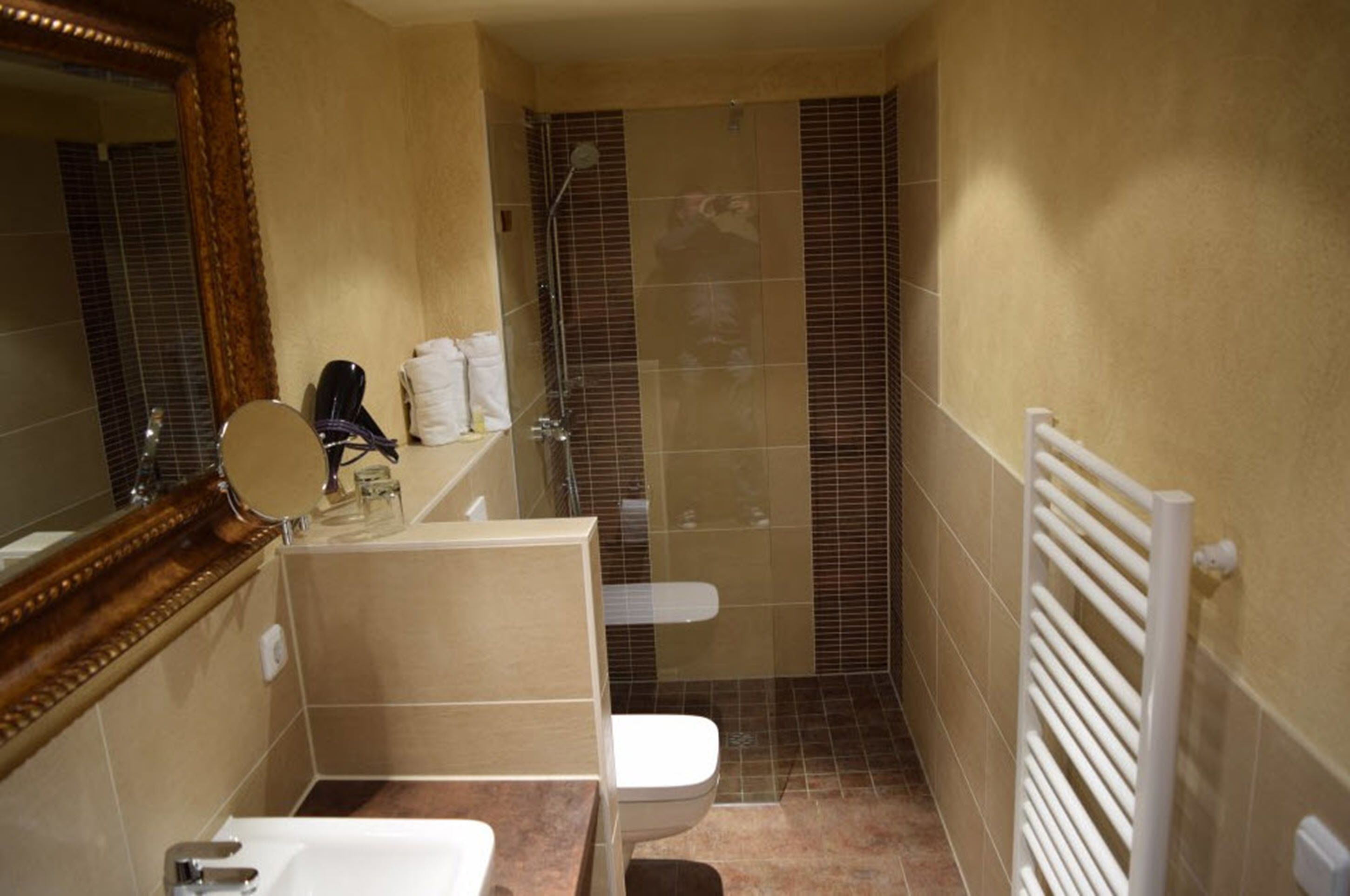 double room | bathroom | shower, hair dryer, towels