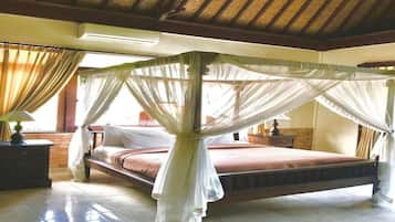 7 bedrooms, individually furnished, desk, free WiFi