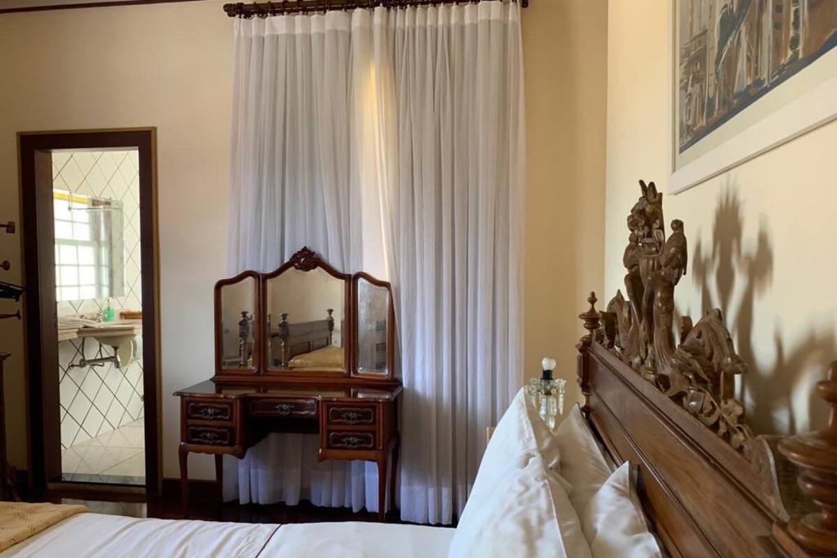 Premium bedding, minibar, individually decorated, individually furnished