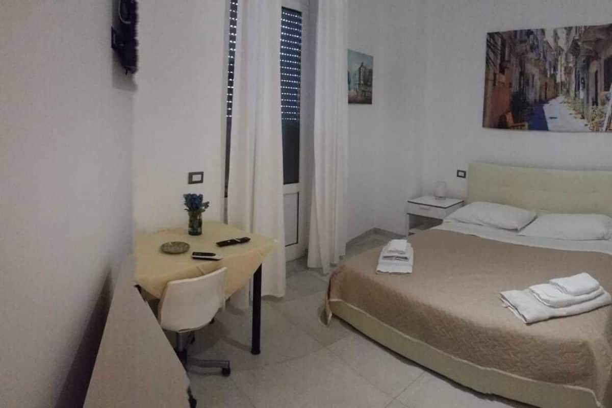 Comfort Double Room, Balcony | Desk, free WiFi, bed sheets