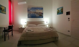 Camera Design, 1 letto matrimoniale, non fumatori | Una scrivania, Wi-Fi gratuito, lenzuola