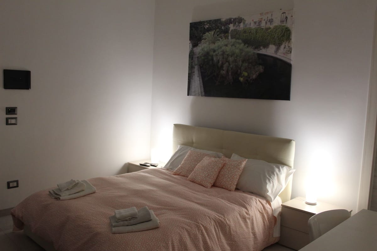 Classic Room | Desk, free WiFi, bed sheets