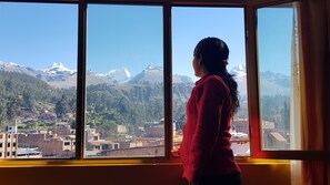 Individually decorated, individually furnished, desk, soundproofing - Hotel Morales (Huaraz)