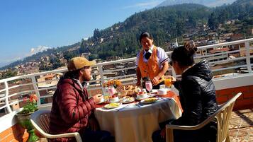 Desayuno continental incluido todos los días