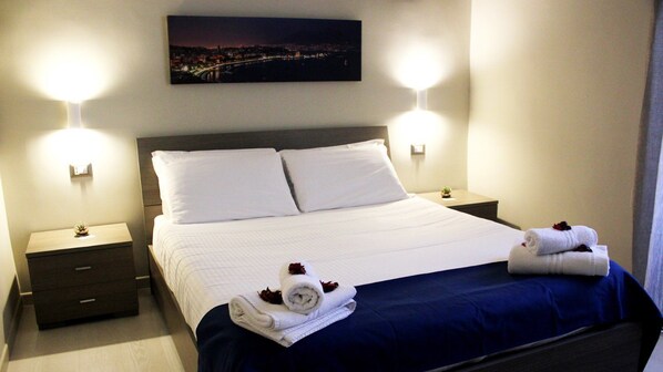 Superior Double Room | Hypo-allergenic bedding, down comforters, minibar, desk