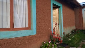 Room service - dining - Luquina homestay (Chucuito)