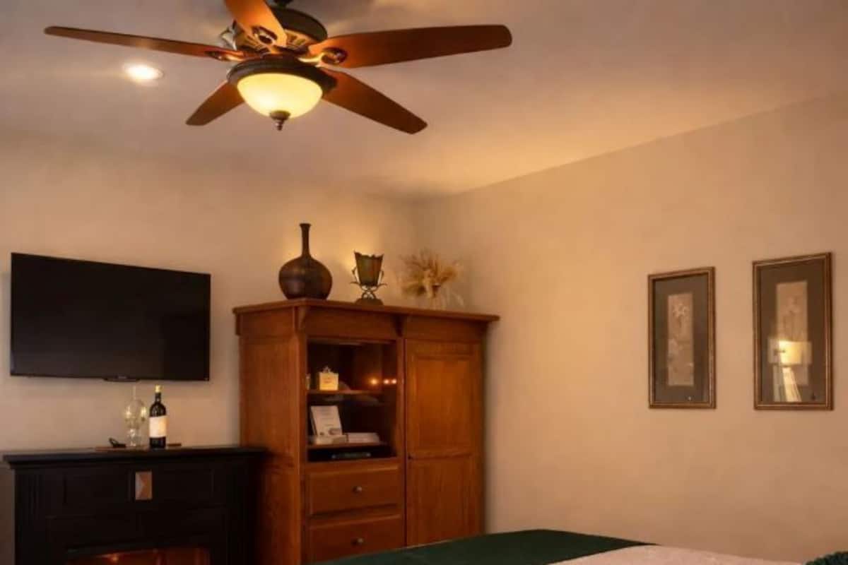 Cortinas blackout, tabla de planchar con plancha y wifi gratis