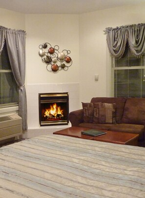 Verdunkelungsvorhänge, Bügeleisen/Bügelbrett, kostenloses WLAN