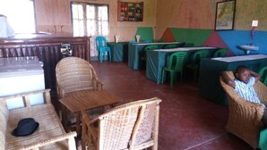 Interior - Kabatoro Guest House - Hostel (Kasese)