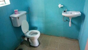 Bathroom - Kabatoro Guest House - Hostel (Kasese)