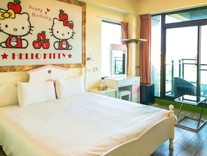 Desk, blackout drapes, soundproofing, free WiFi - Emilia Villa (Hengchun)