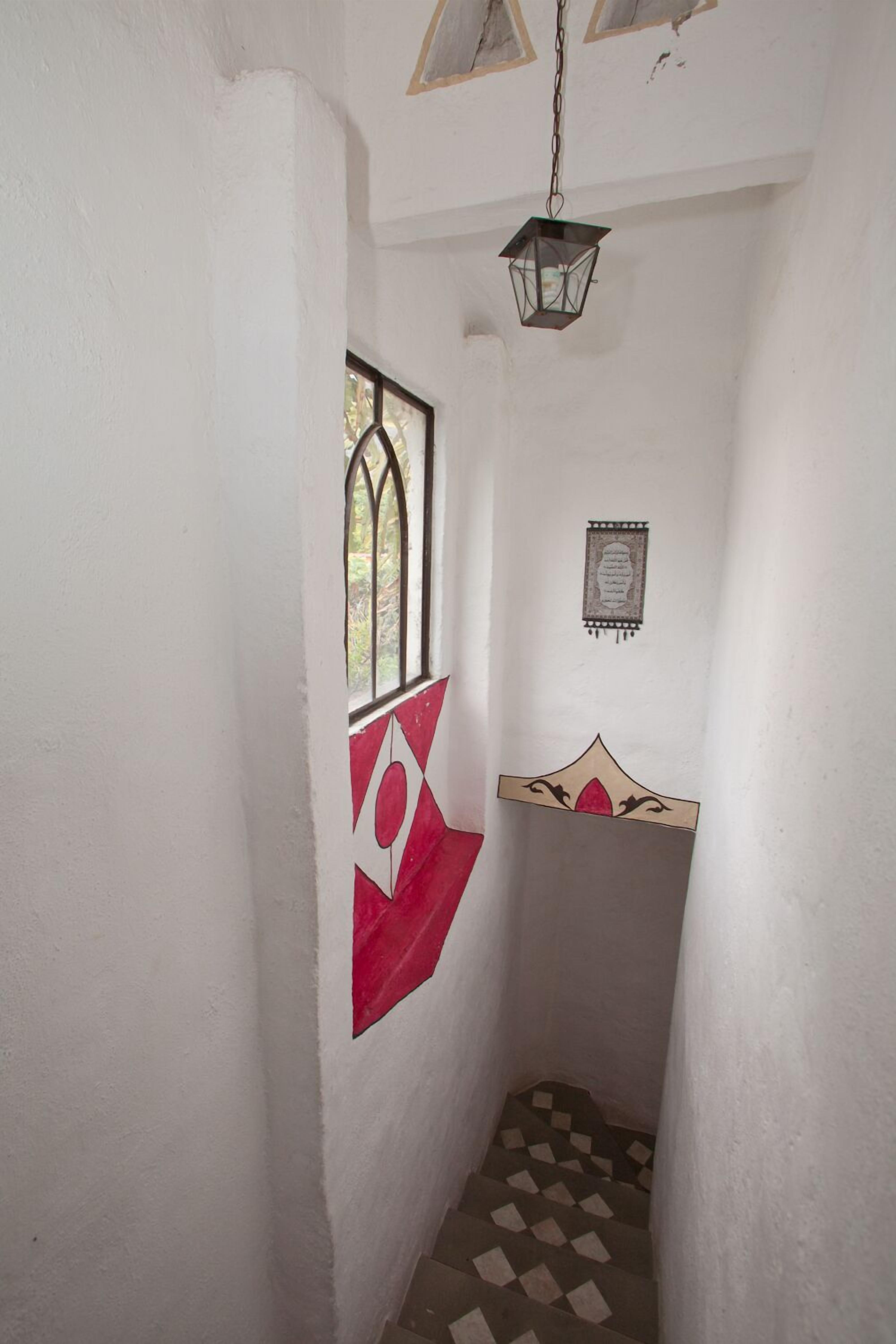 standard double room, 1 queen bed | 1 bedroom, desk, iron/ironing board, free wifi