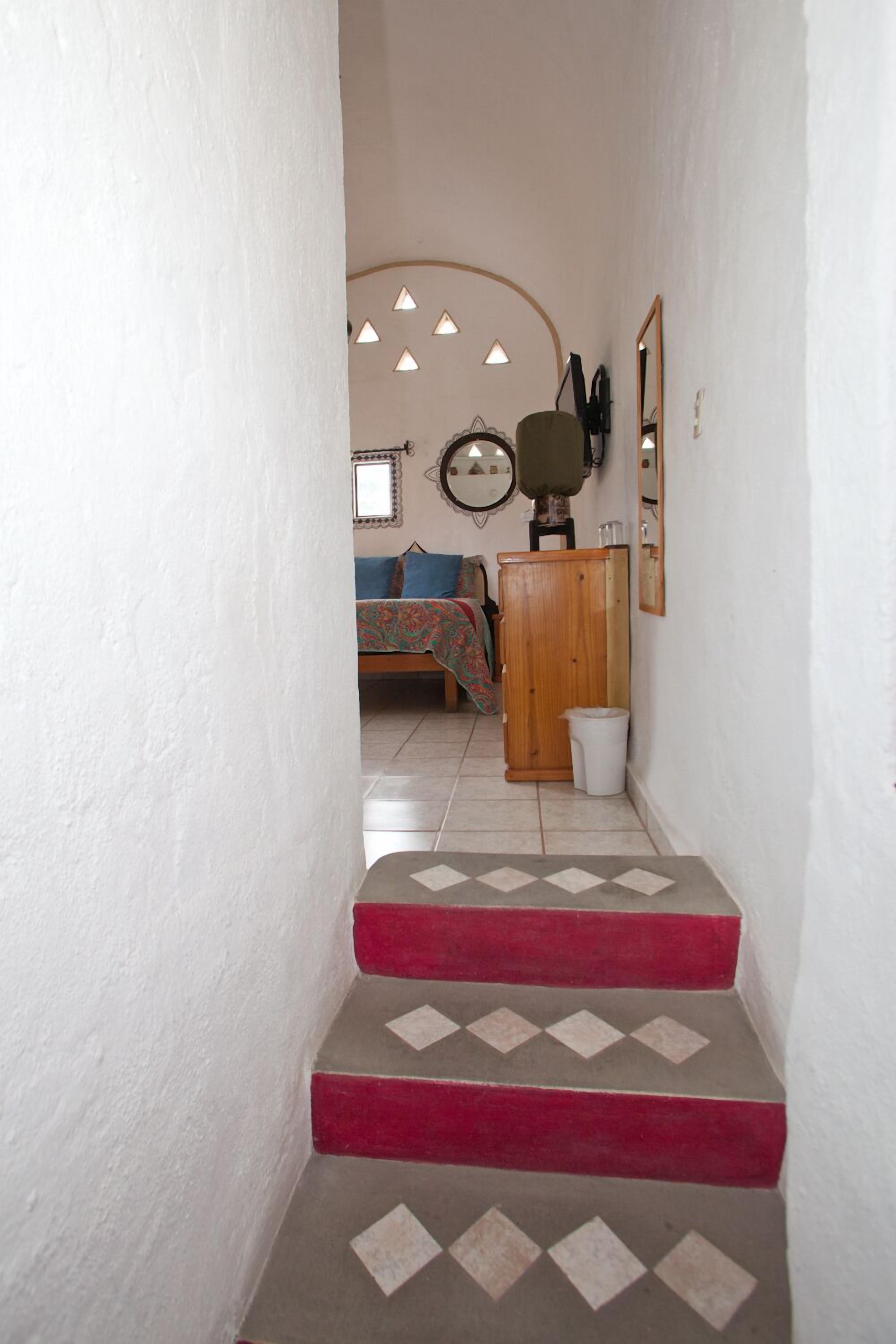 standard double room, 1 queen bed | 1 bedroom, desk, iron/ironing board, free wifi