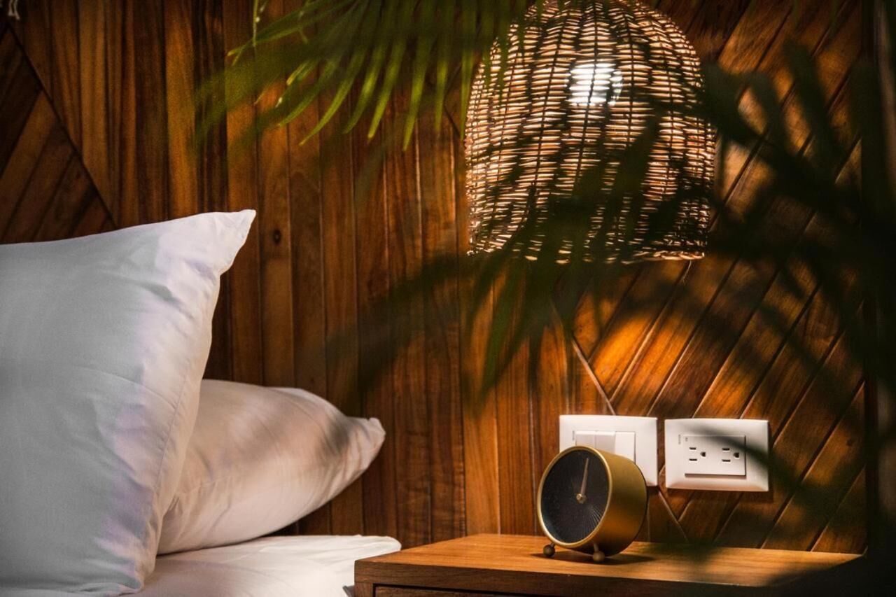 minibar, in-room safe, free wifi, bed sheets