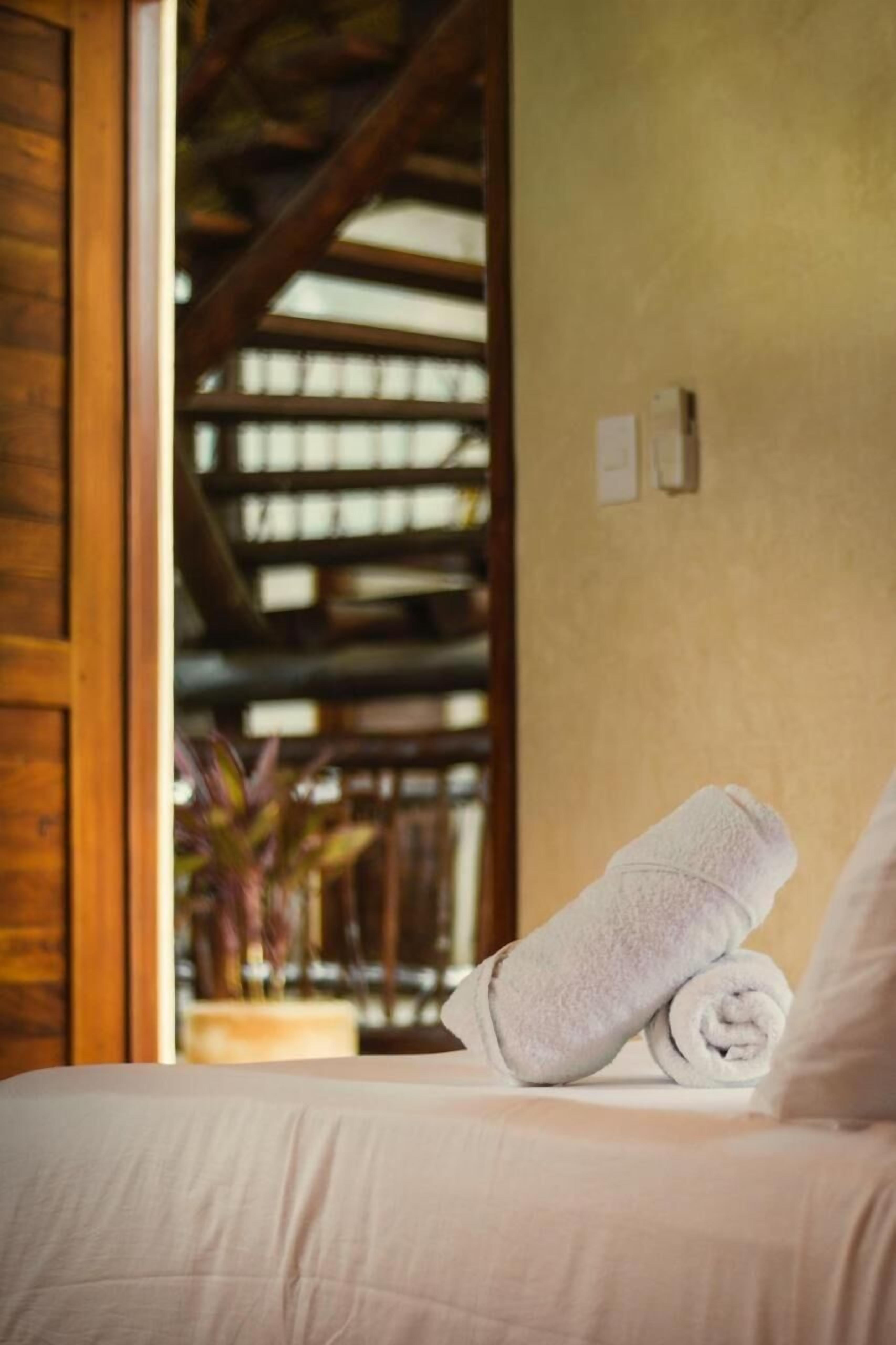 minibar, in-room safe, free wifi, bed sheets