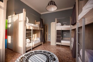 In-room safe, soundproofing, iron/ironing board, free WiFi
